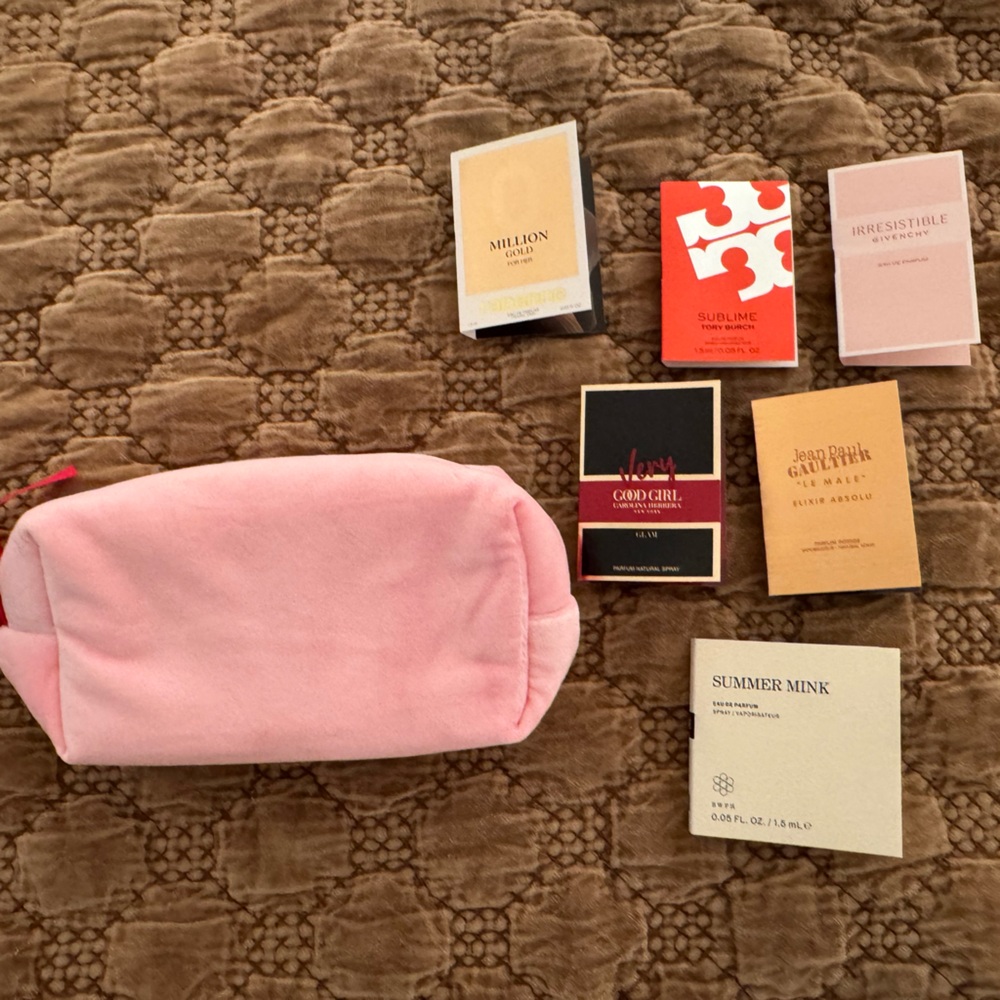 Pink Cosmetic Pouch with Fragrance Sampler Set 🤍